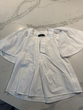 Pomander Place White Round-Neck Blouse with Pleat Detail